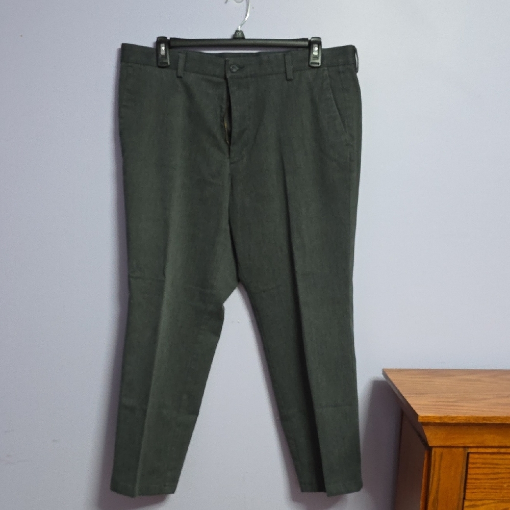 Dockers Dark Gray Chinos‎